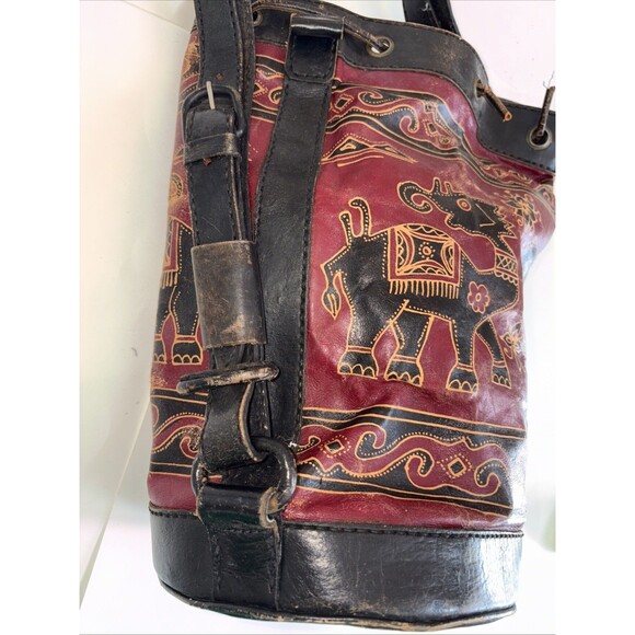 Vintage Tooled Leather Bohemian Black/Red Medium Sized Crossbody Bucket Bag - Picture 5 of 10